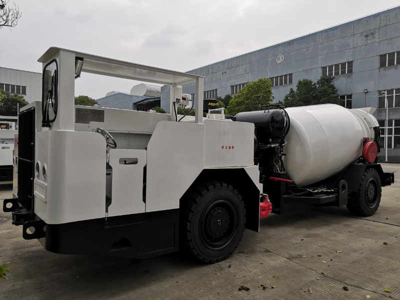 無軌膠輪車滅火裝置結